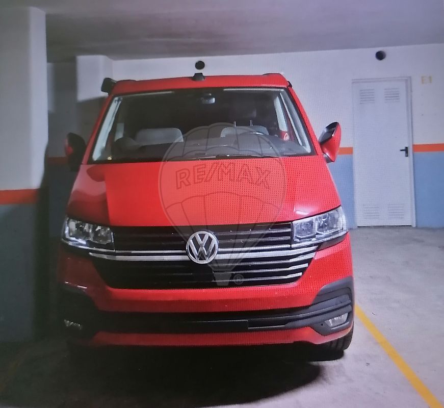 Garagem para arrendar em Porto