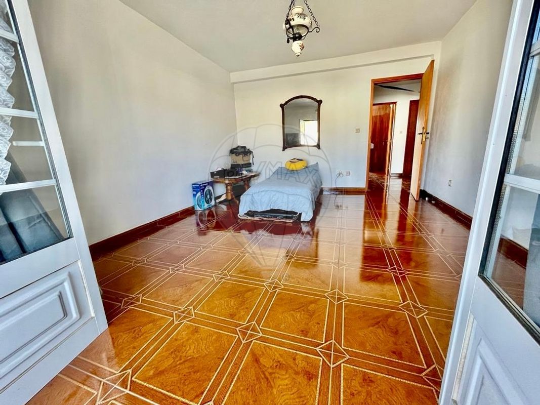 listing 124611049-18 picture-0