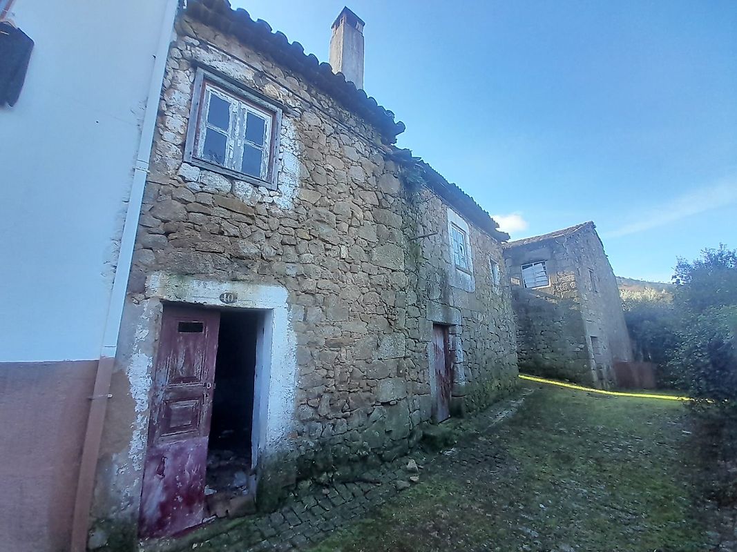 Moradia T2 à venda em Fundão