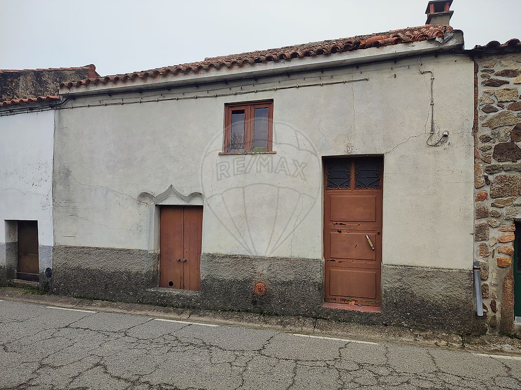 Moradia T0 em Fatela, €32.000
