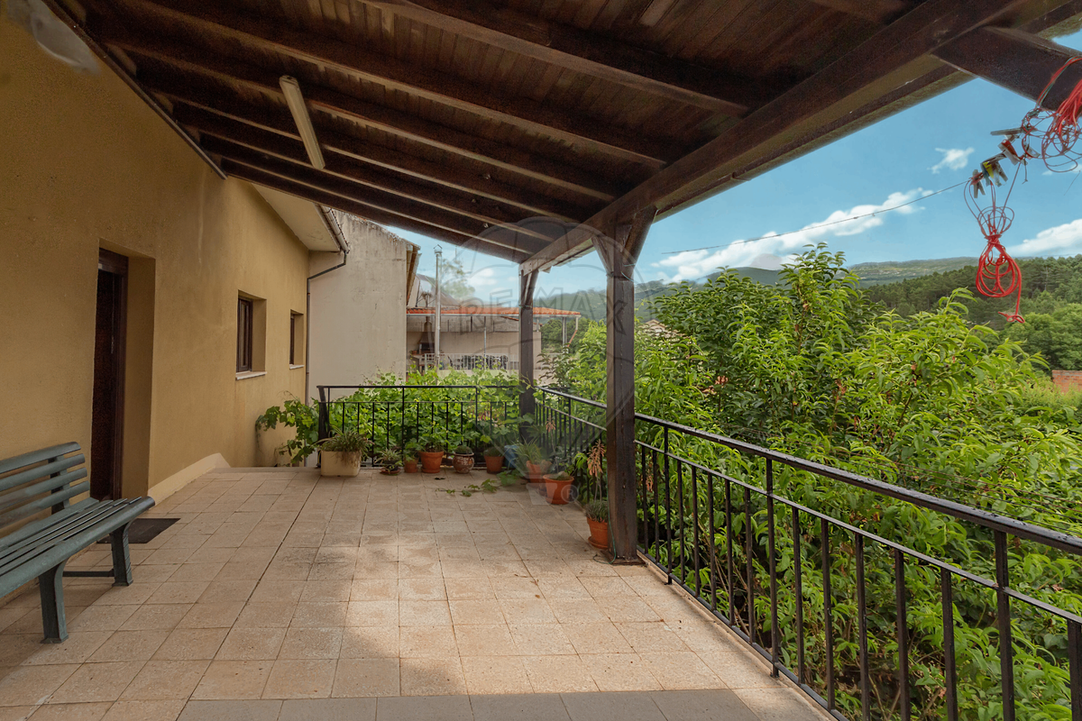 listing 124611033-121 picture-0
