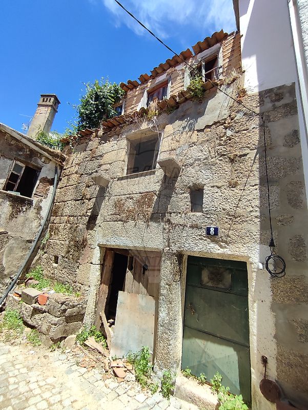 Moradia - Vale de Prazeres e Mata da Rainha, Fundão, Castelo Branco