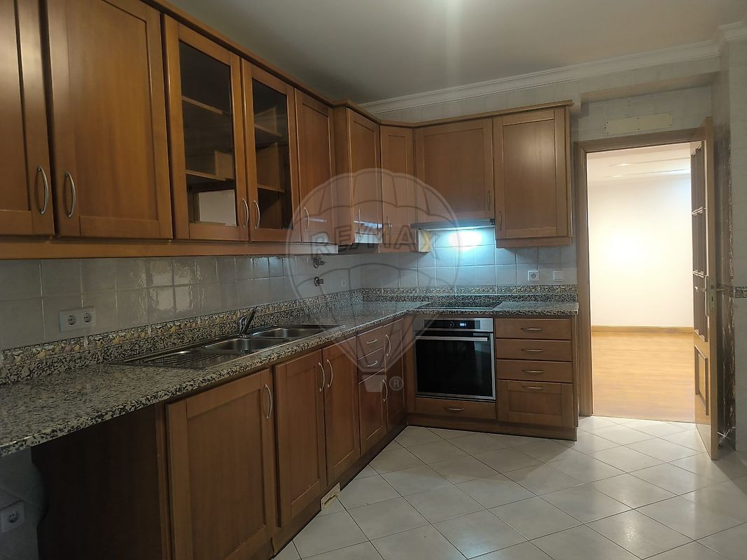 Apartamento T2 para arrendar em Fundão