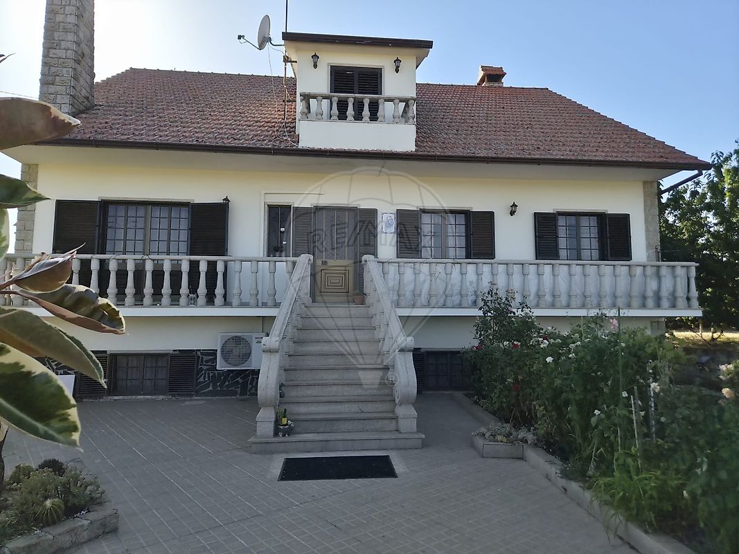 Moradia - Vale de Prazeres e Mata da Rainha, Fundão, Castelo Branco