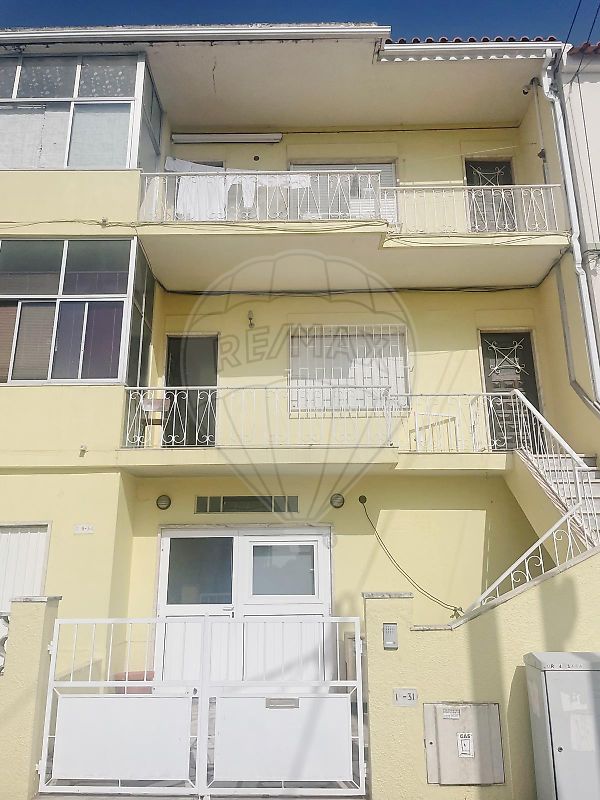 Apartamento T3 à venda em Seixal