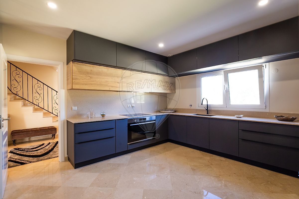 Moradia T4 para venda