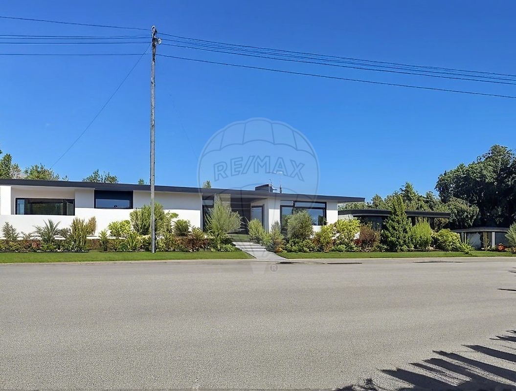 Land for sale in Ourém, Portugal — €77,000
