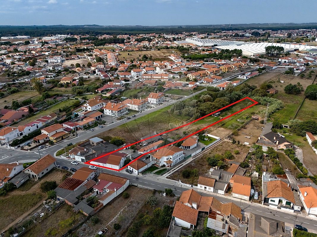 Moradia T9 à venda em Marinha Grande