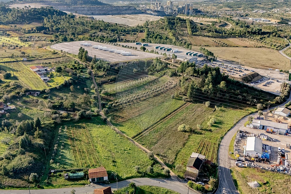 124651199-16