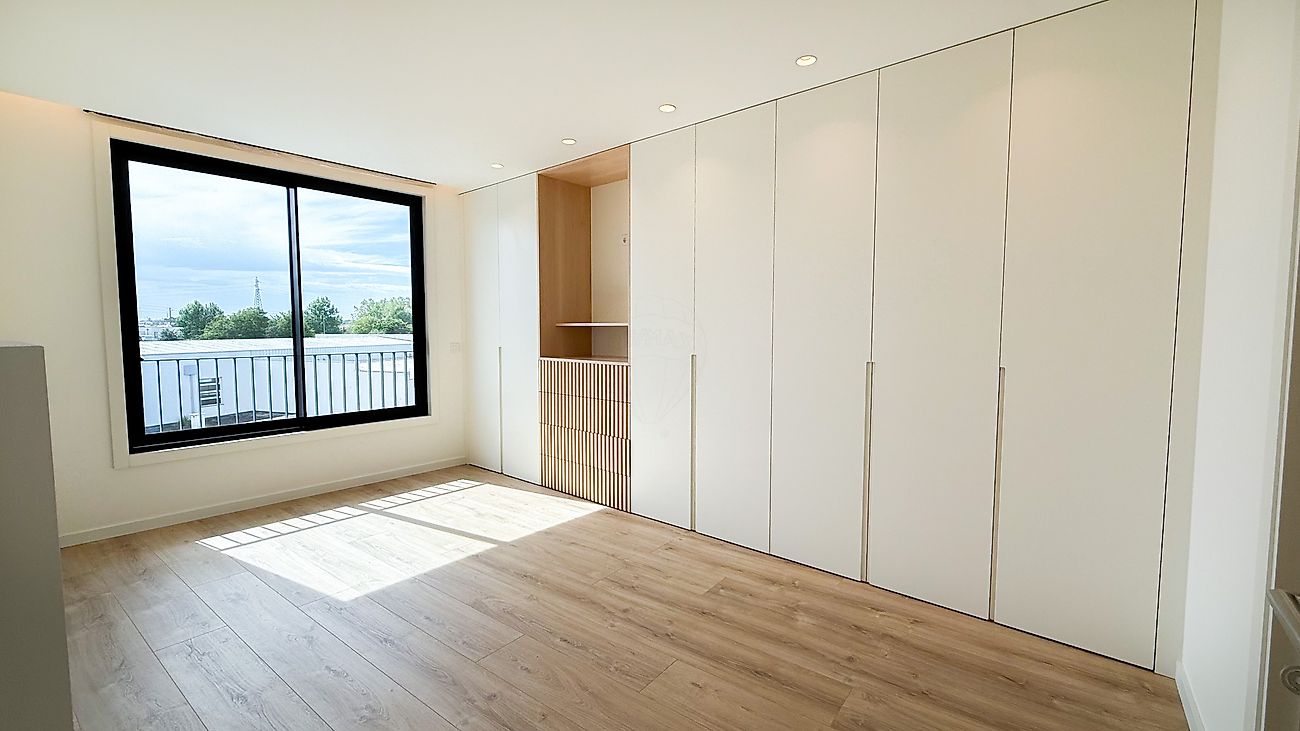 listing 124651083-330 picture-0