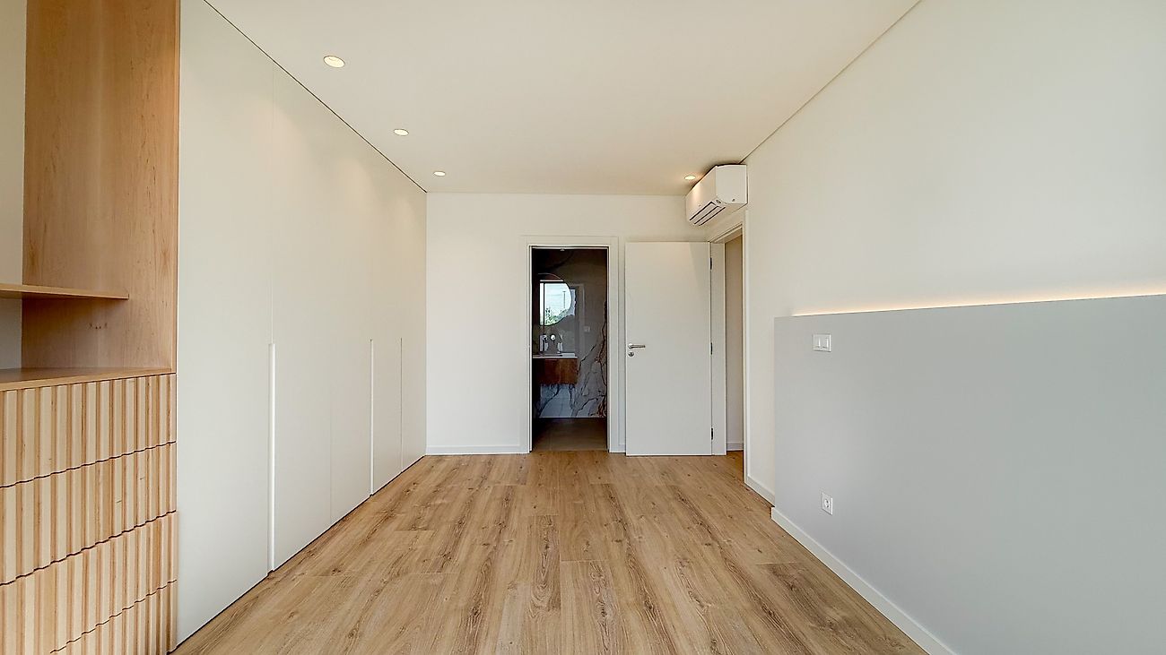 listing 124651083-330 picture-0