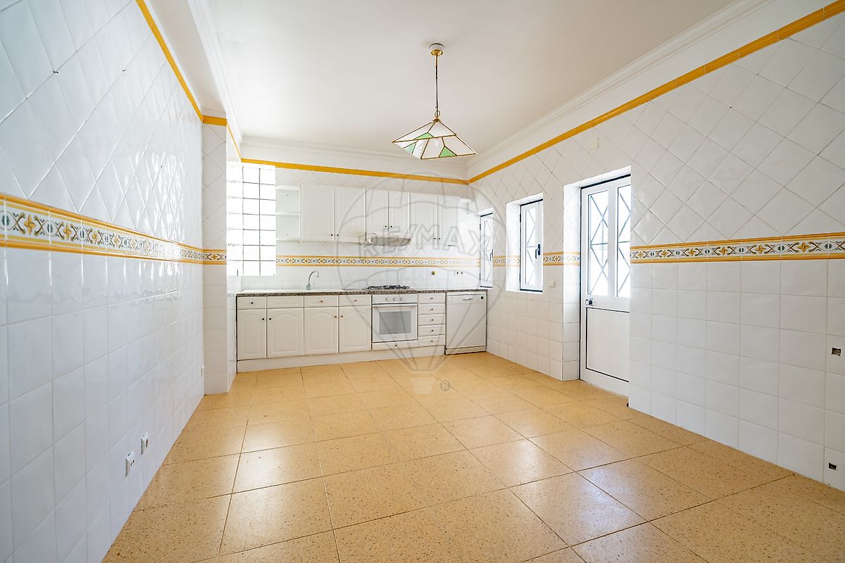 listing 124651134-75 picture-0