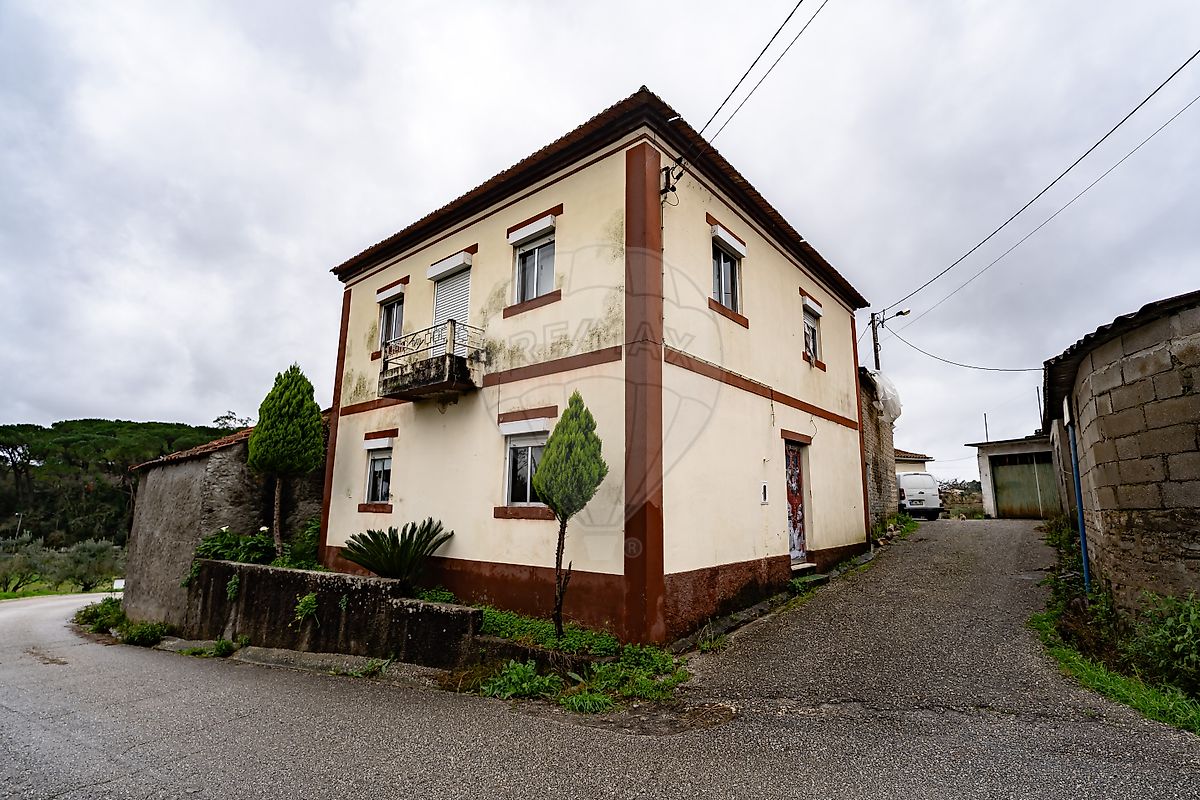 Moradia T4 à venda em Soure