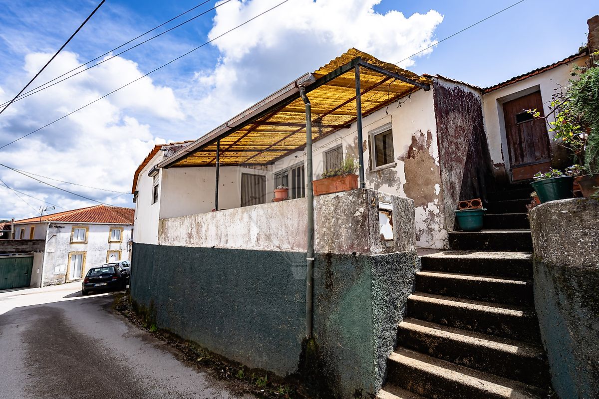 Moradia - Semide e Rio Vide, Miranda do Corvo, Coimbra