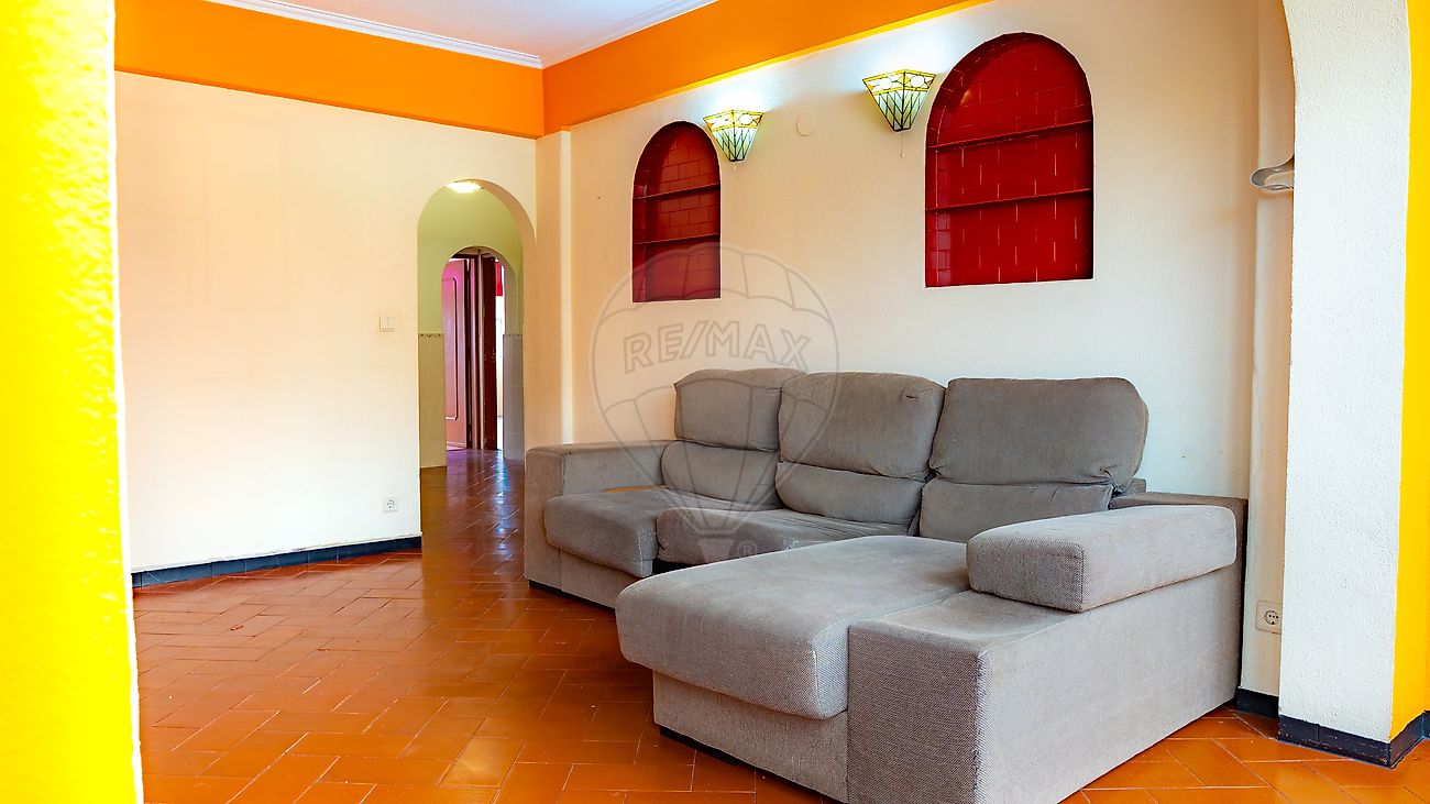 Apartamento T2 à venda em Amadora