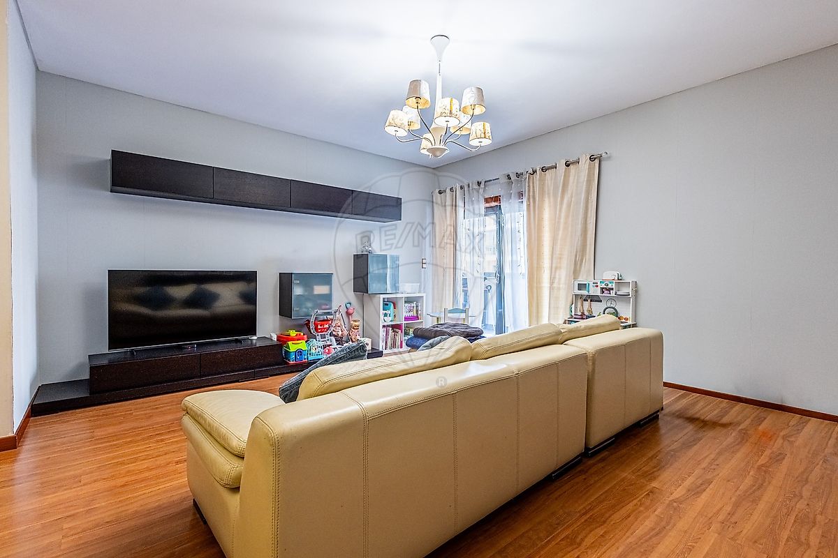 Apartamento T2 à venda em Amadora