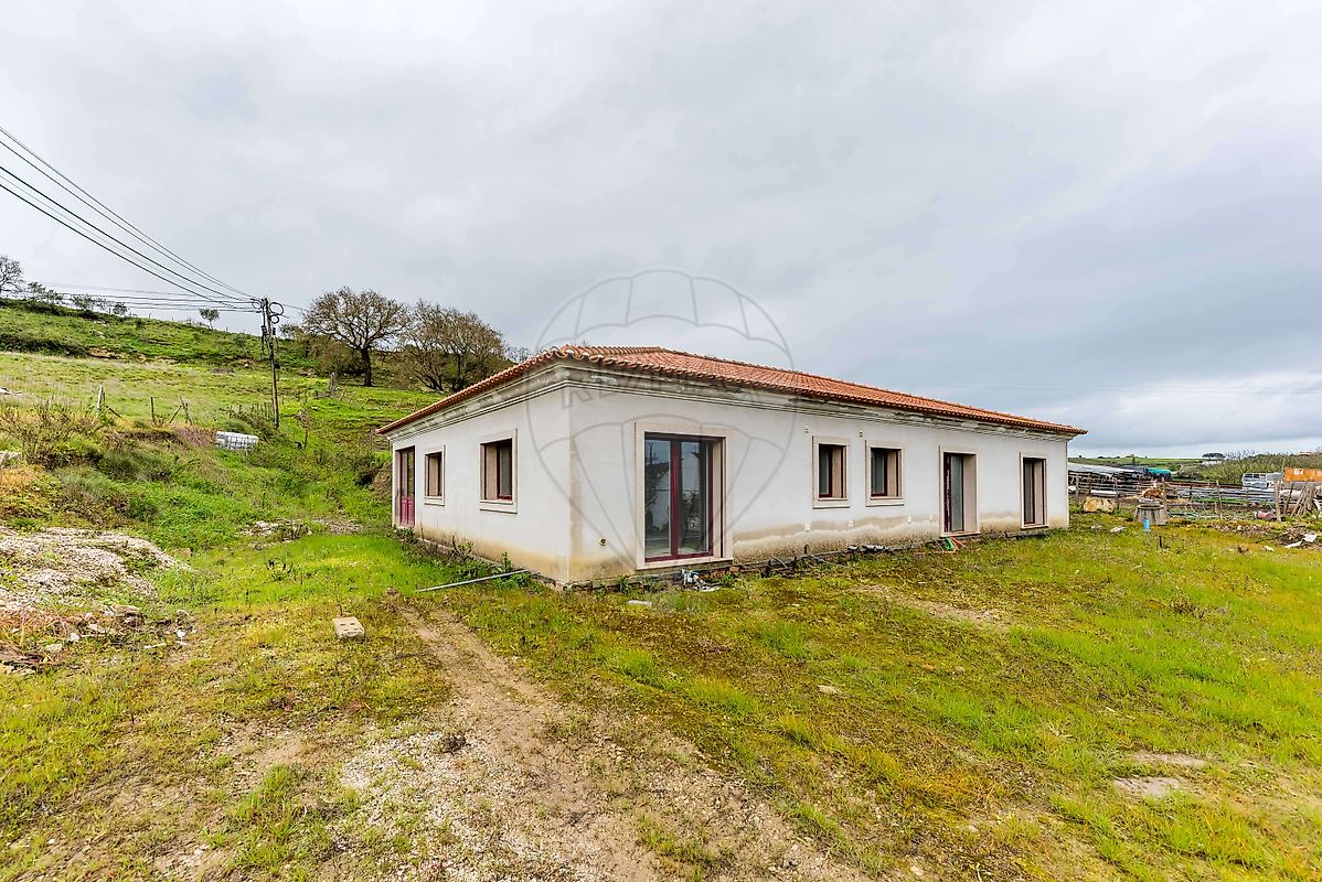 Moradia T3 à venda em Sobral de Monte Agraço