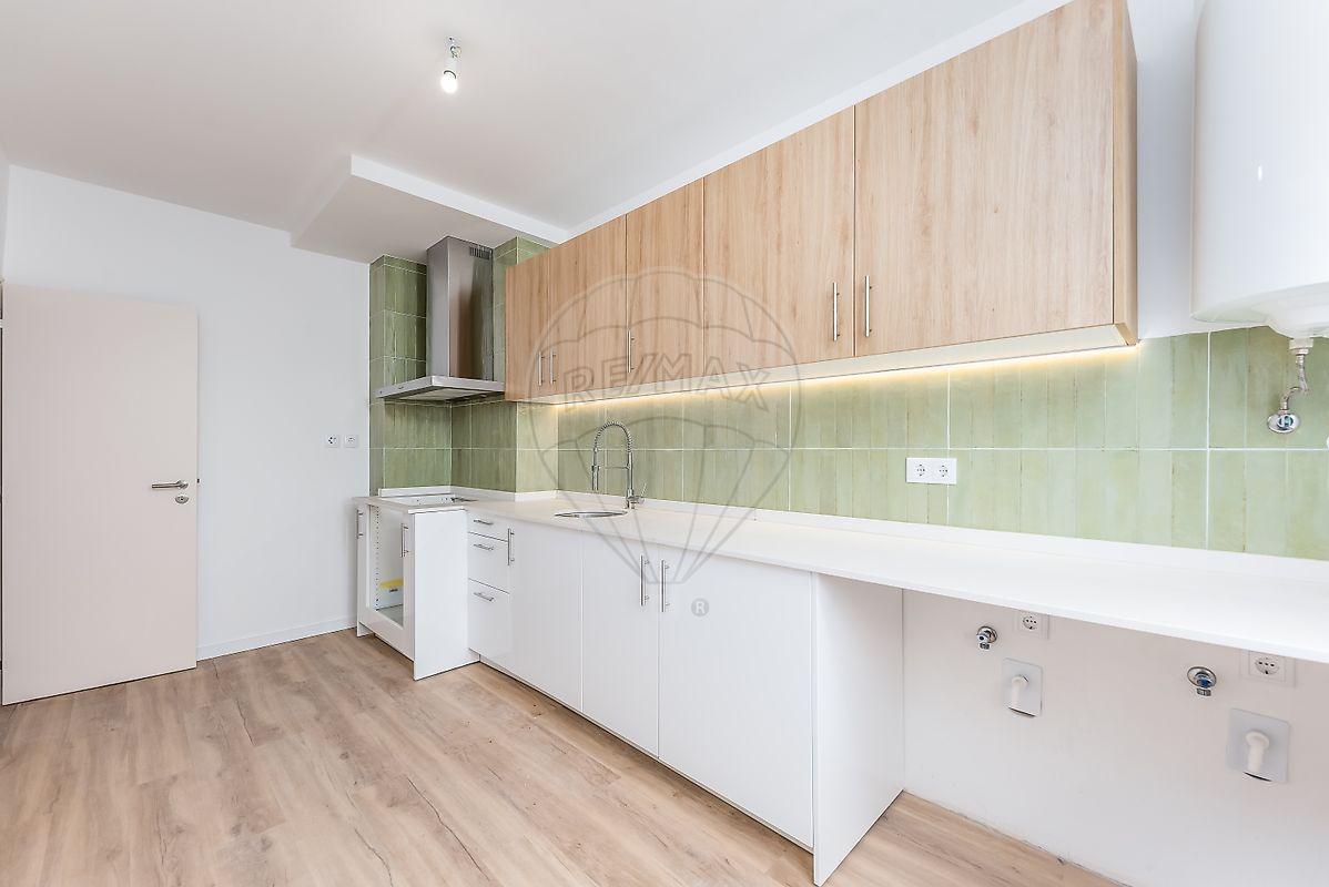 Apartamento T2 à venda em Amadora