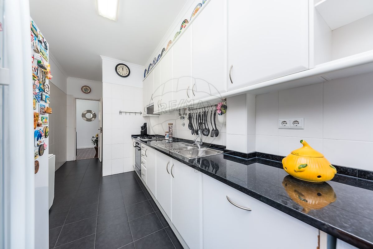 Apartamento T2 em Mina de Água, €295.000