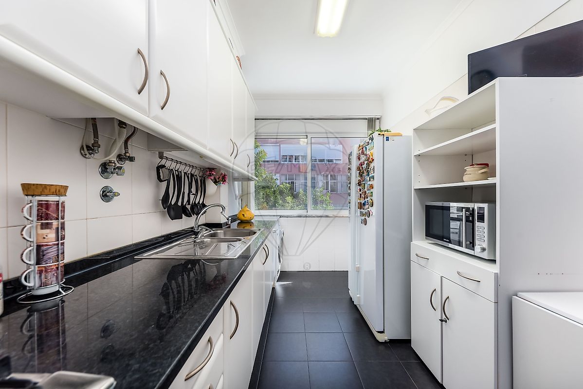 Apartamento T2 à venda em Mina de Água, Amadora — foto 9