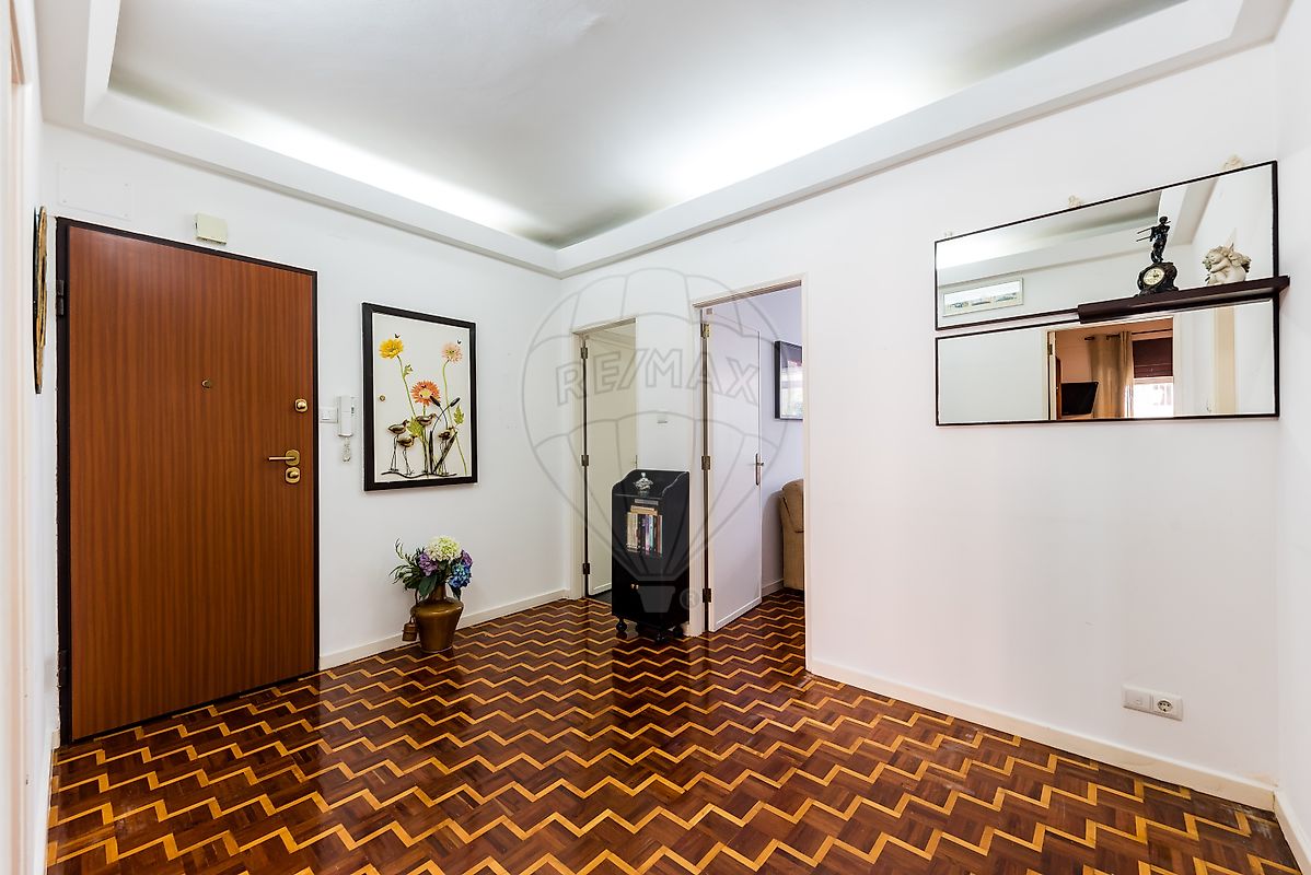 Apartamento T2 à venda em Mina de Água, Amadora — foto 2