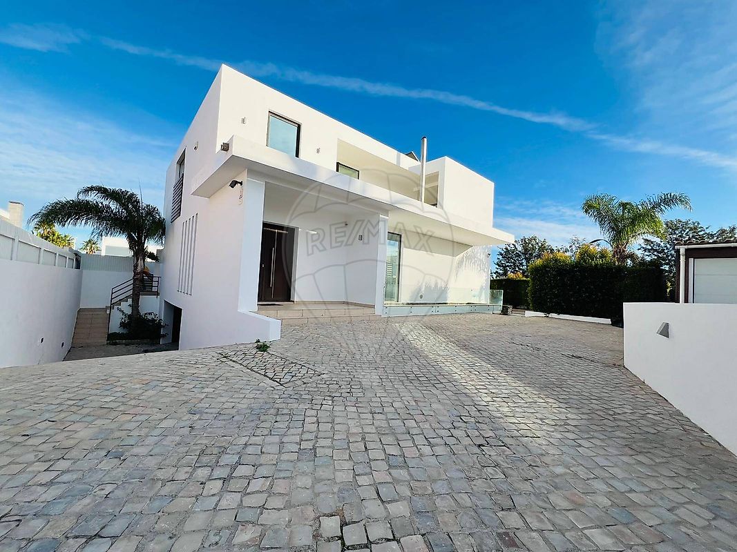 Moradia T5 à venda em Faro