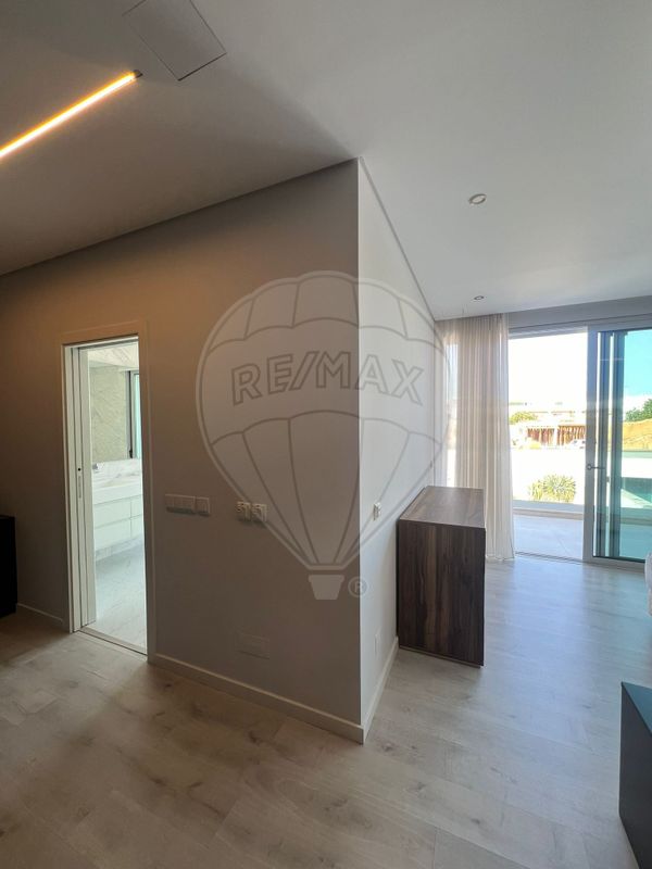 listing 124711117-6 picture-0