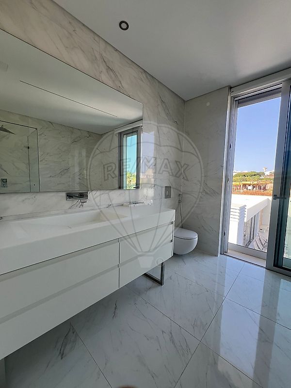 listing 124711117-6 picture-0