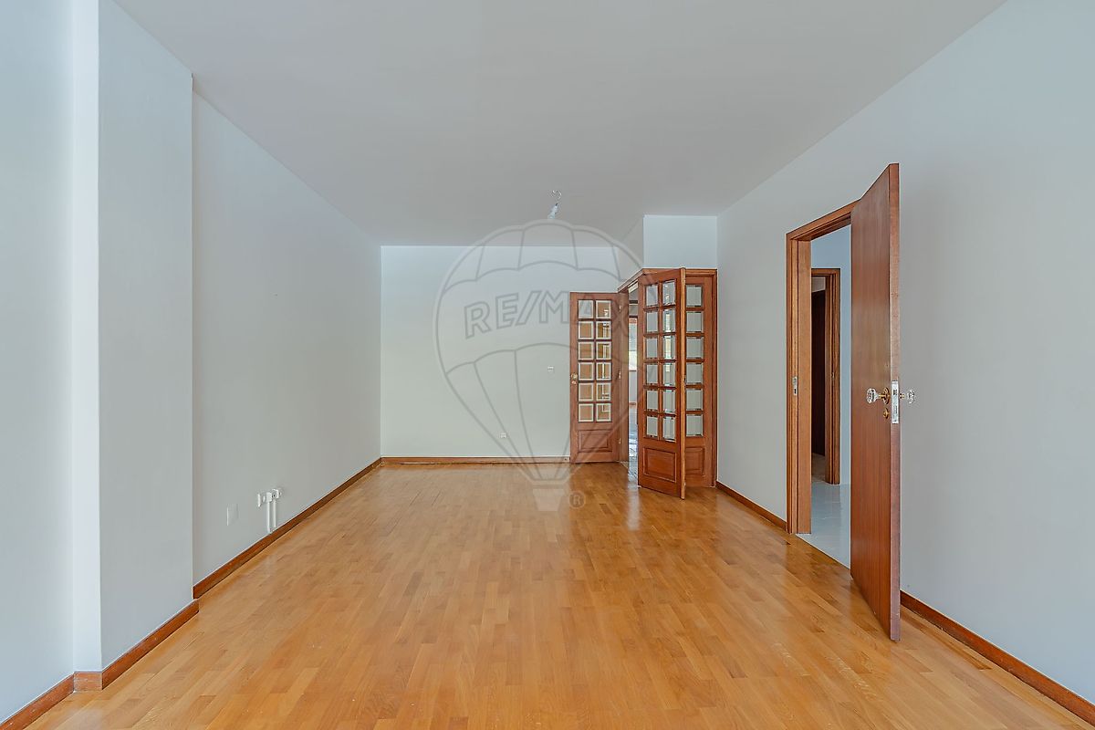 listing 124721100-59 picture-0