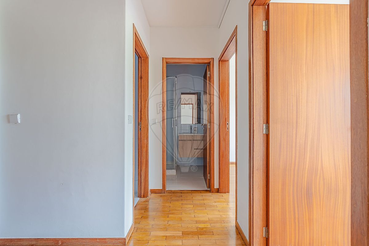 listing 124721100-59 picture-0