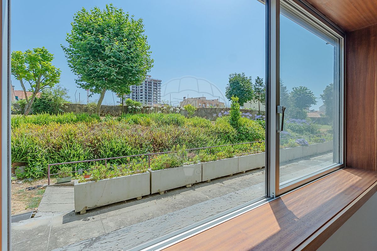 listing 124721100-59 picture-0