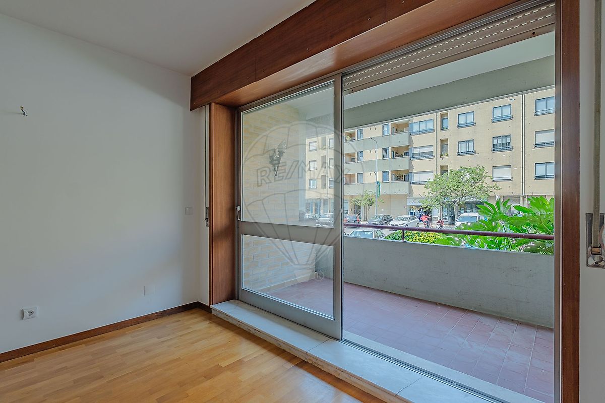 listing 124721100-59 picture-0