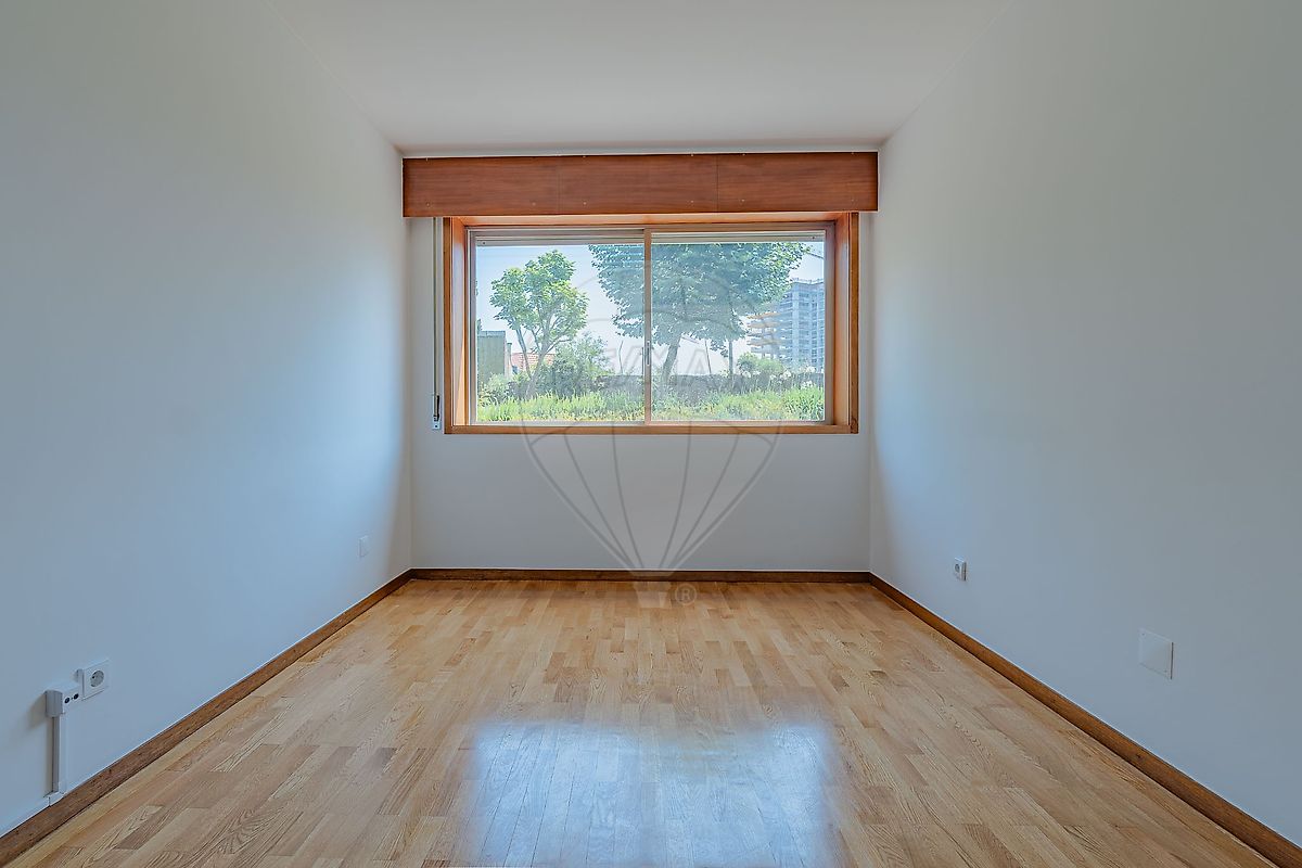listing 124721100-59 picture-0