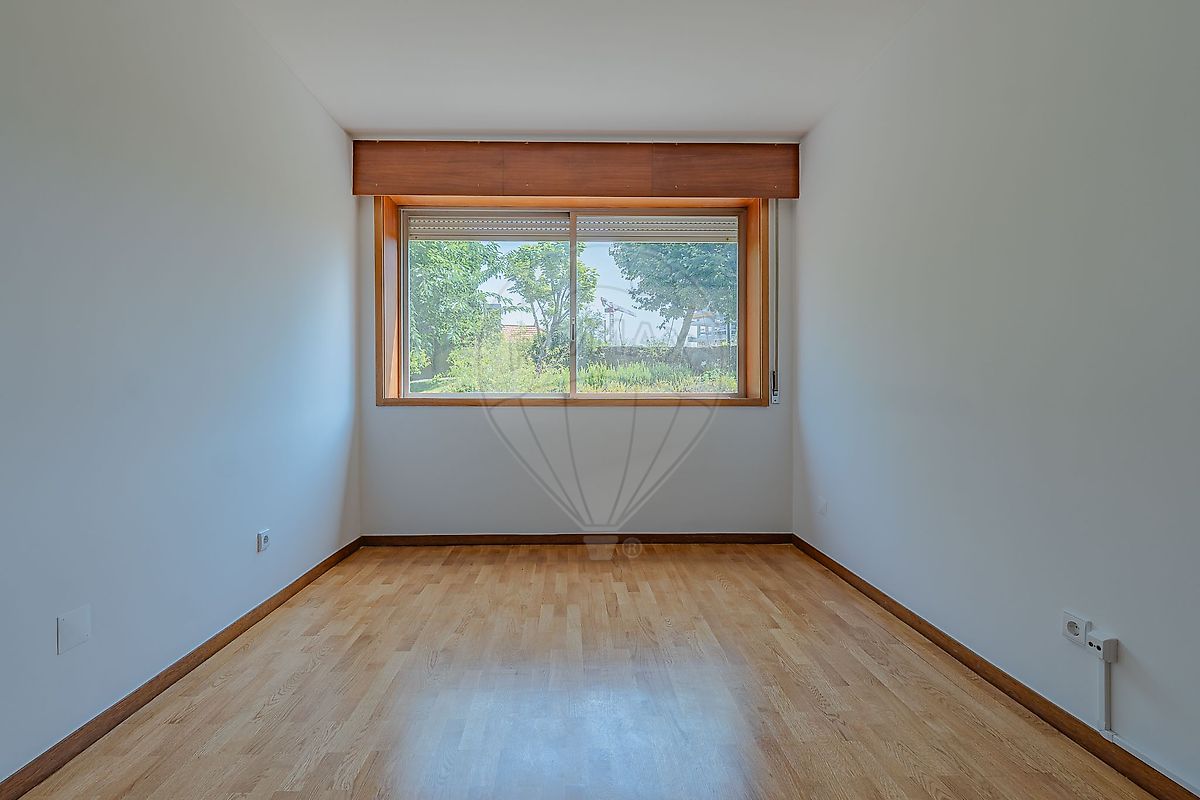 listing 124721100-59 picture-0