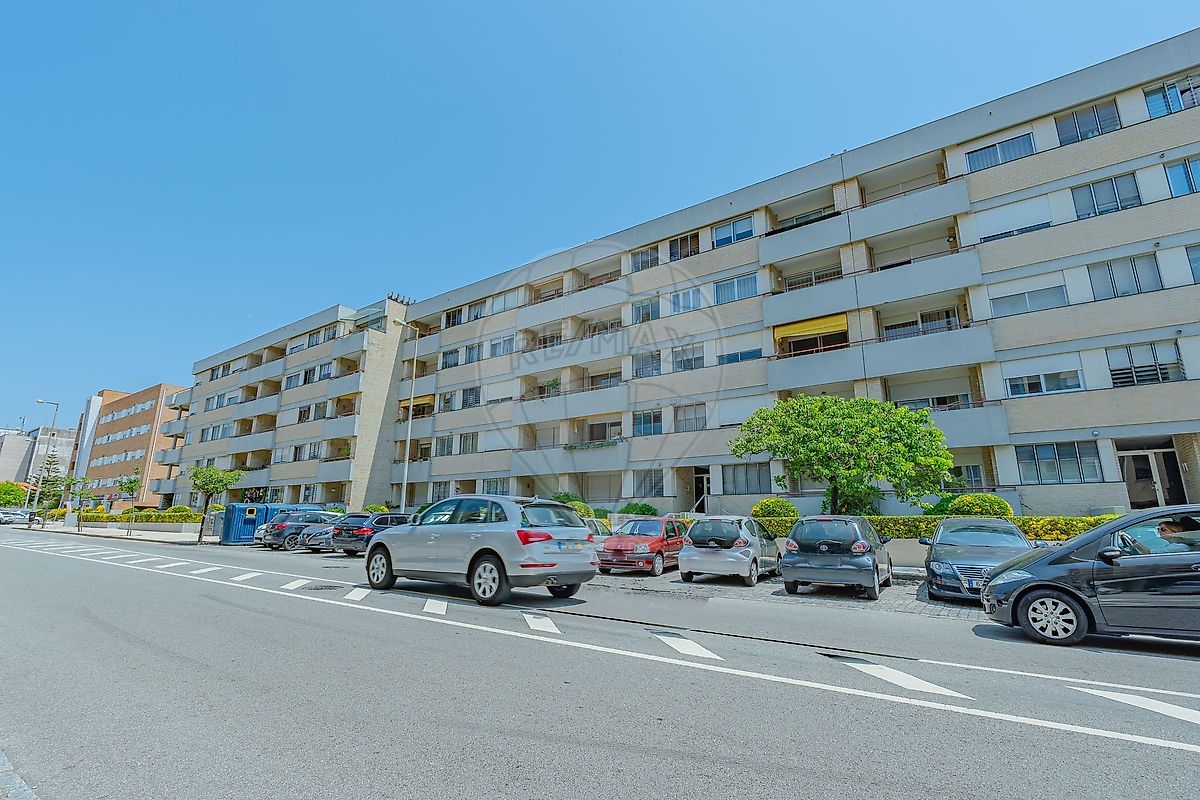 listing 124721100-59 picture-0