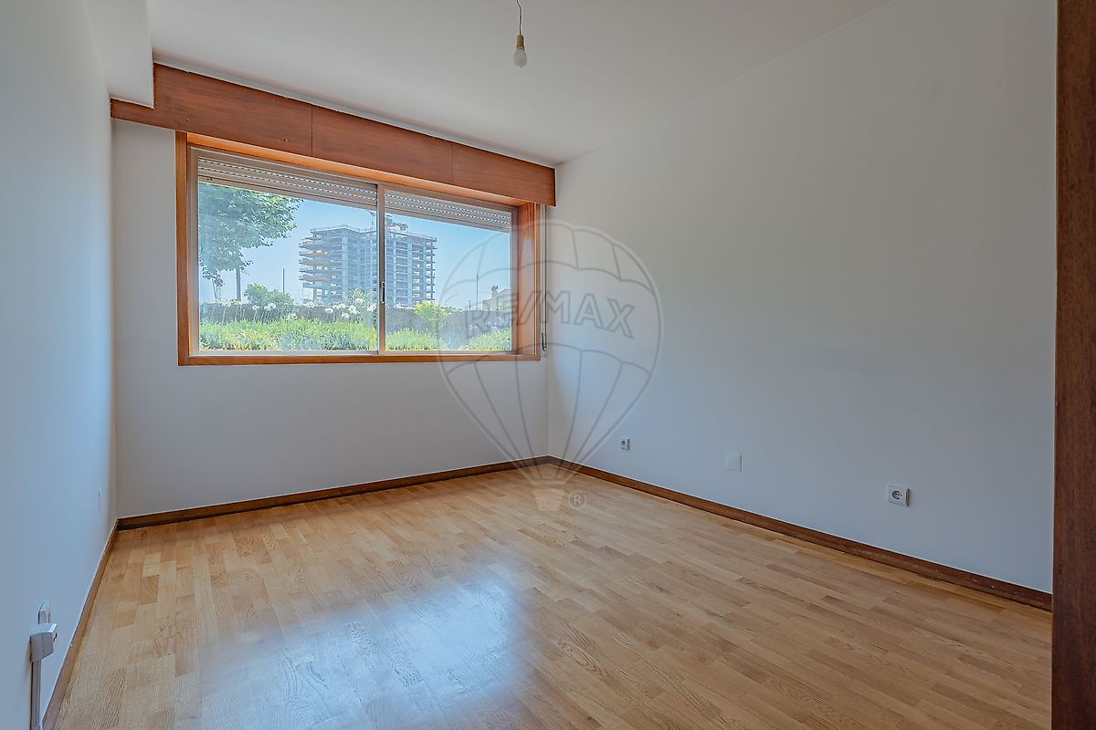 listing 124721100-59 picture-0