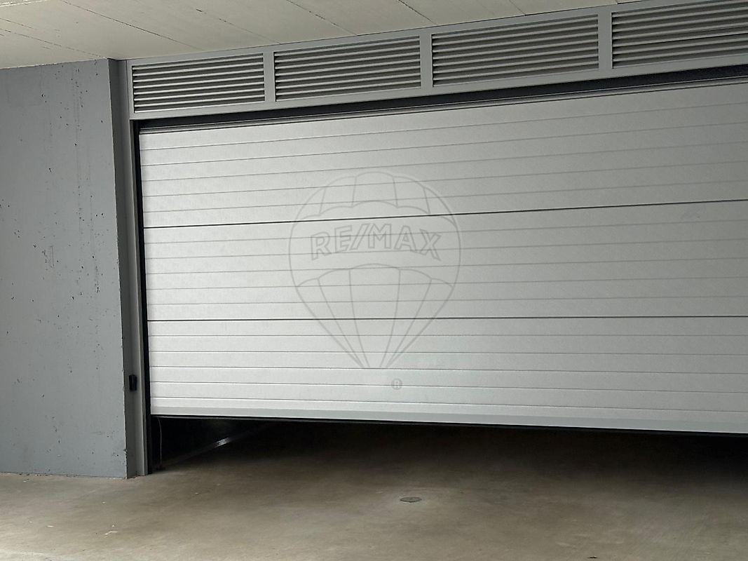 Garagem à venda em Vila Nova de Gaia