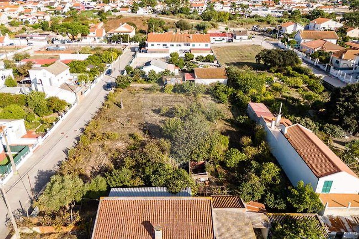 Terreno à venda em Seixal