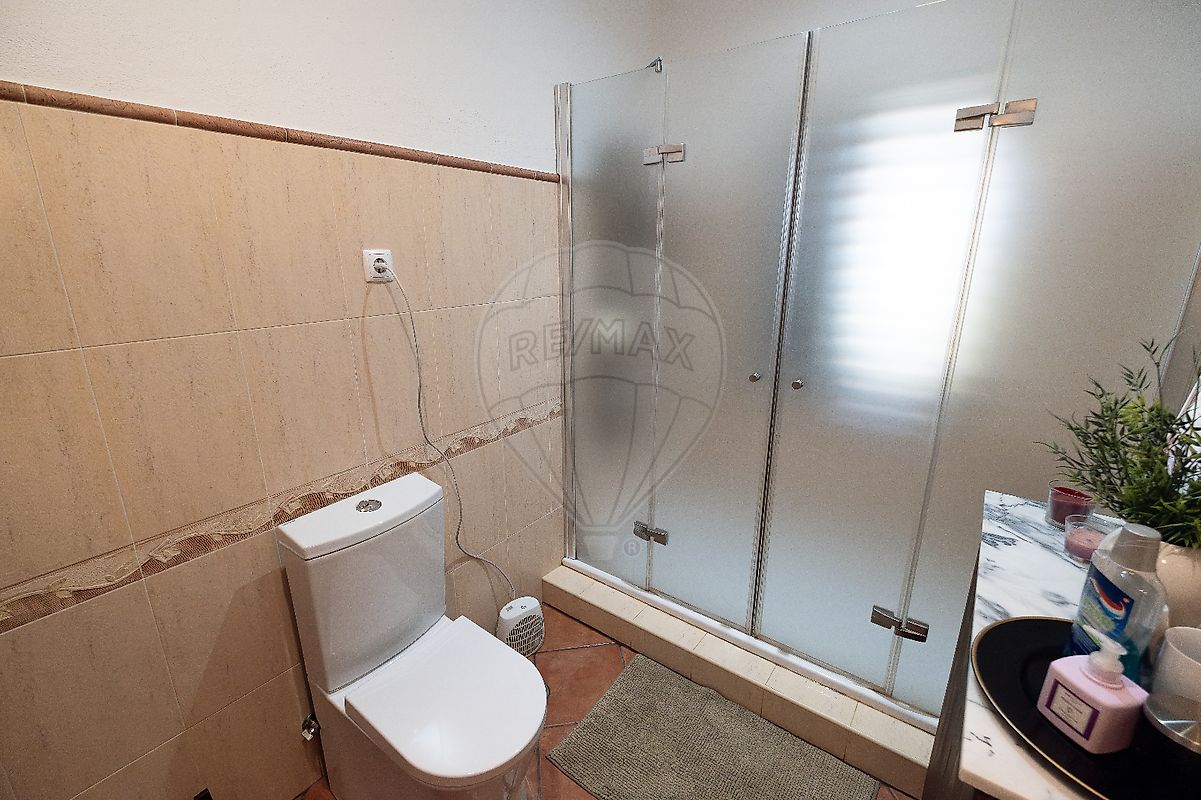 listing 124771074-27 picture-0