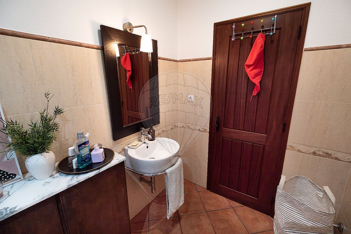 listing 124771074-27 picture-0