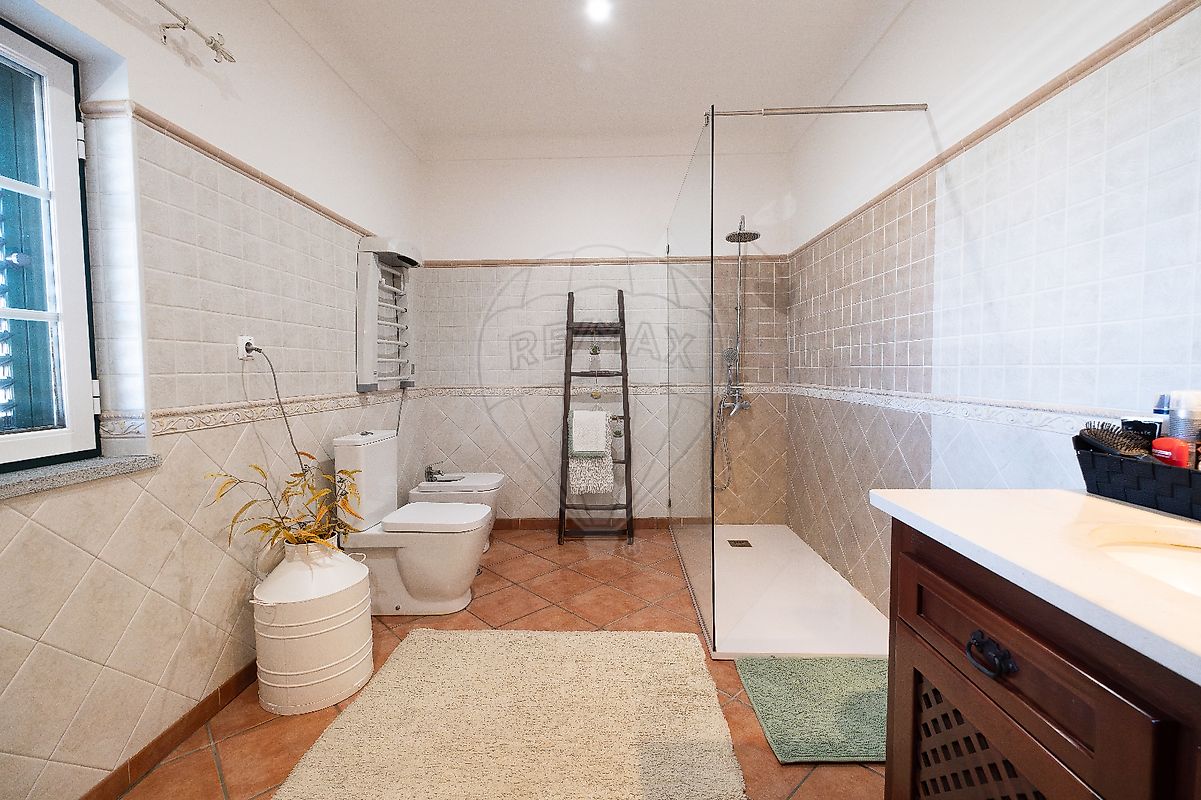 listing 124771074-27 picture-0