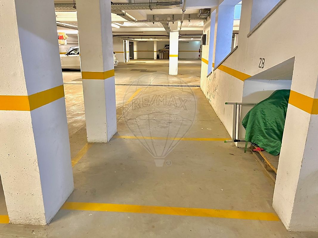 Garagem para arrendar em Évora