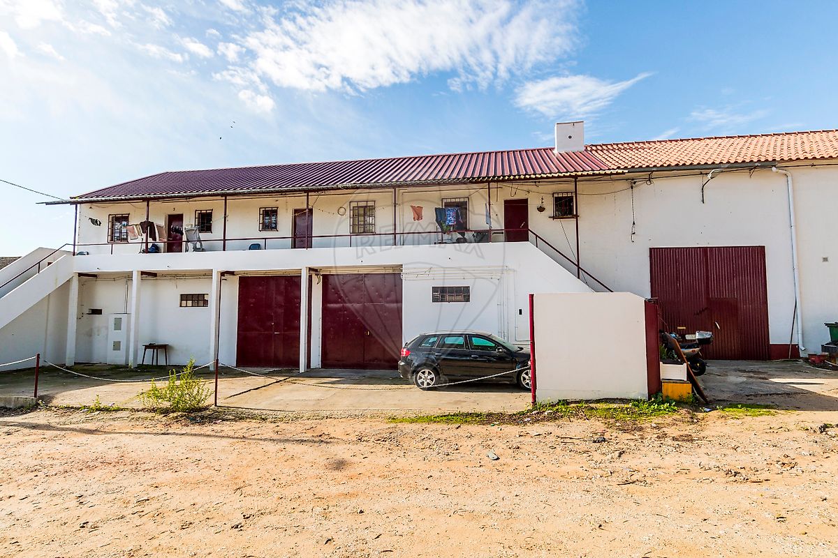 Quinta T6 à venda em Montemor-o-Novo