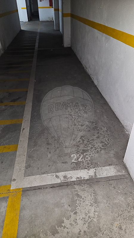 Garagem à venda em Évora