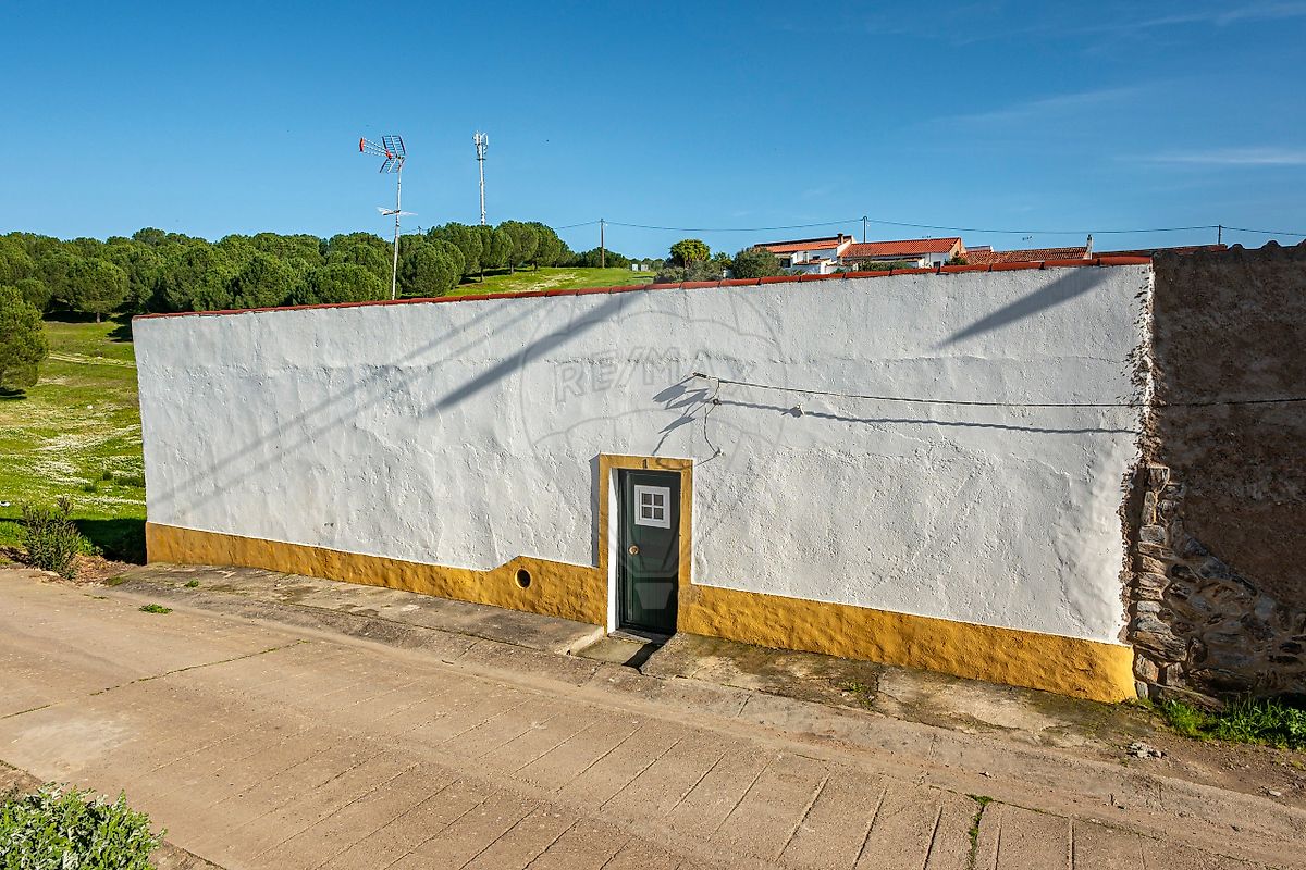 Moradia - Safara e Santo Aleixo da Restauração, Moura, Beja