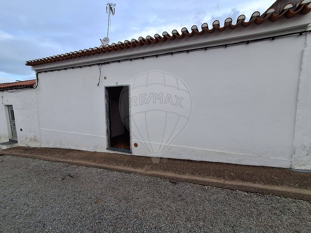 Moradia - Póvoa de São Miguel, Moura, Beja
