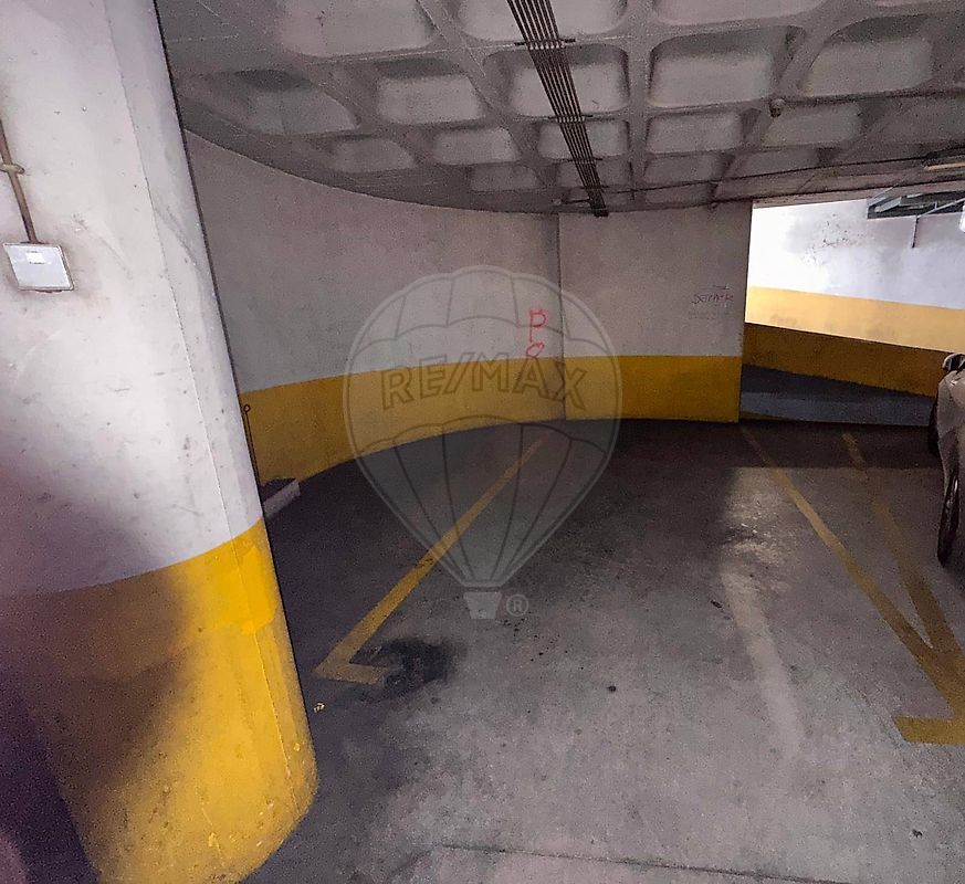 Garagem para arrendar em Évora