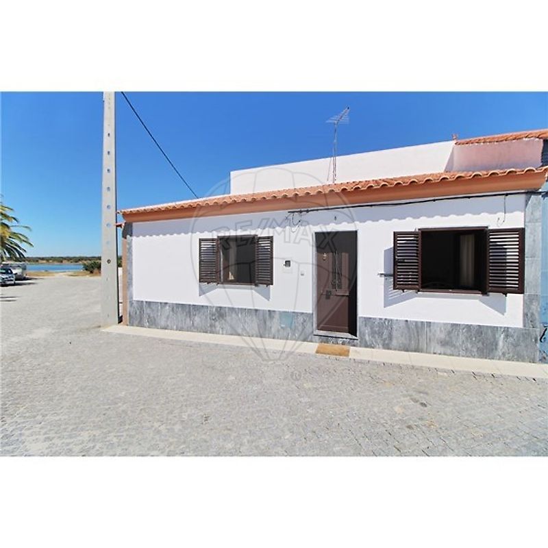Moradia - São Bartolomeu do Outeiro e Oriola, Portel, Évora