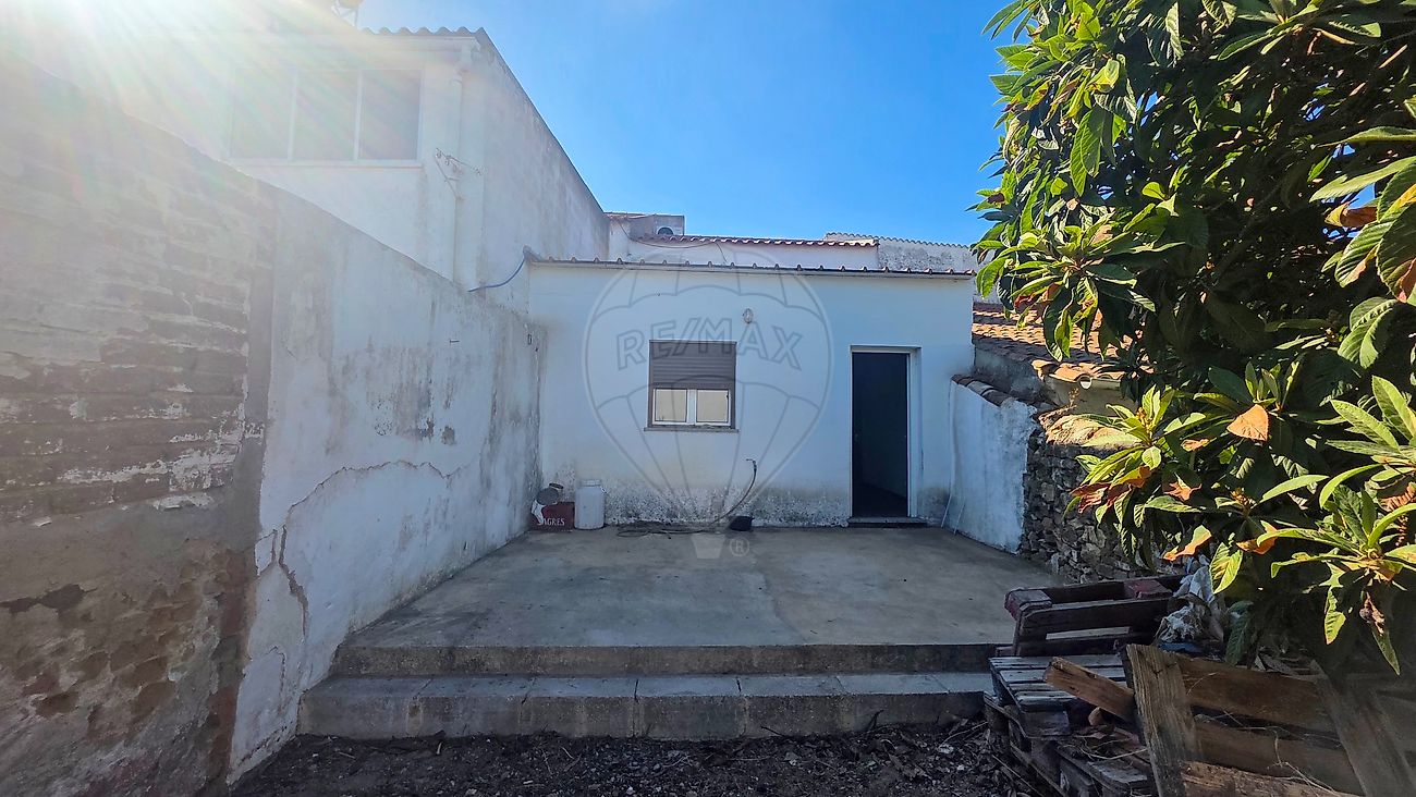 Moradia T1 em Viana do Alentejo, €109.000