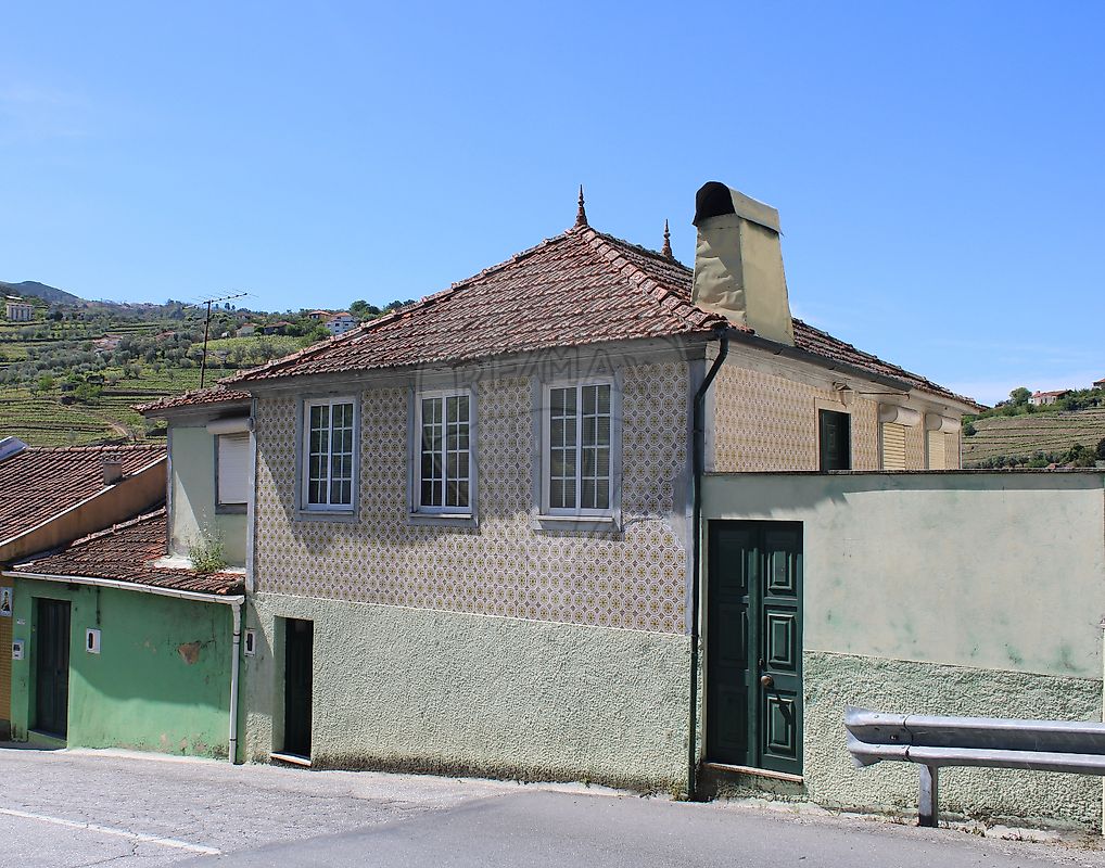 Moradia T4 à venda em Lamego